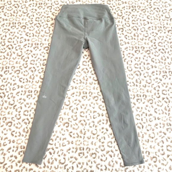 ALO Yoga Gray Leggings - Picture 3 of 9